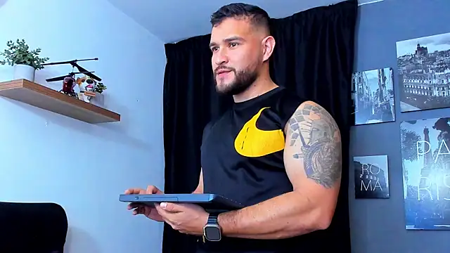 Snapshot of AndrewDiaz chatting on November 25, 2025, 5:52 am AndrewDiaz online show from November 25, 2025, 5:52 am