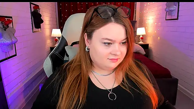 Snapshot of KimberlyMaran chatting on March 12, 2025, 9:12 am KimberlyMaran online show from March 12, 2025, 9:12 am