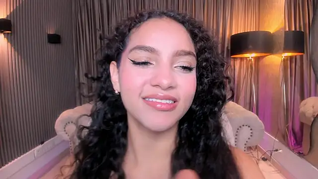 Snapshot of anahi_curlie1 chatting on June 2, 2026, 11:10 am anahi curlie1 online show from June 2, 2026, 11:10 am