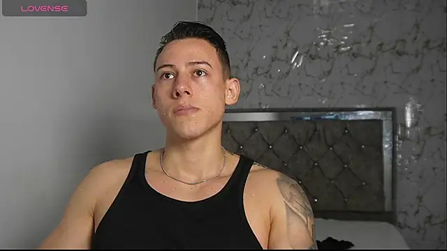 Muscle King Cum online show from May 6, 2026, 1:48 pm