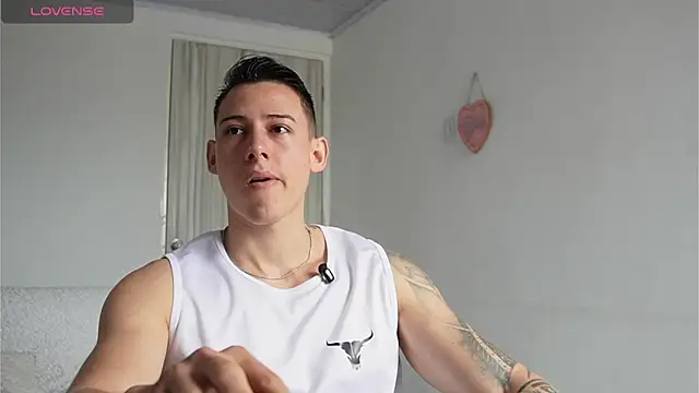 Muscle King Cum online show from April 28, 2026, 1:15 pm