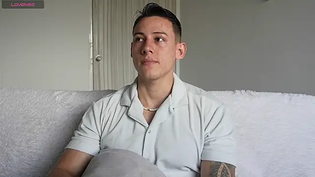 Snapshot of Muscle_King_Cum chatting on July 13, 2026, 1:32 pm Muscle King Cum online show from July 13, 2026, 1:32 pm