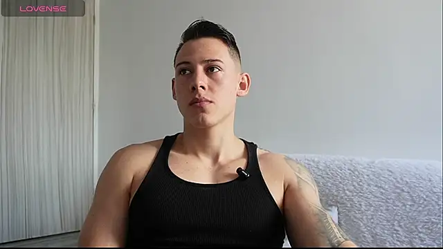 Muscle King Cum online show from April 30, 2026, 2:46 pm
