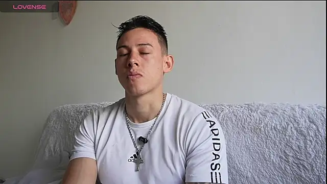 Snapshot of Muscle_King_Cum chatting on June 29, 2026, 1:33 pm Muscle King Cum online show from June 29, 2026, 1:33 pm