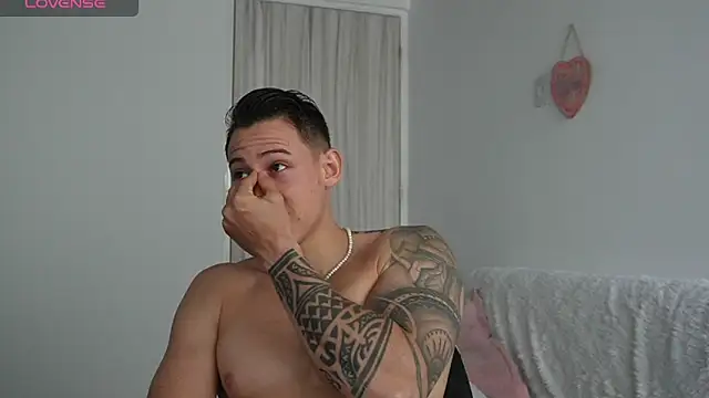 Snapshot of Muscle_King_Cum chatting on May 25, 2026, 1:54 pm Muscle King Cum online show from May 25, 2026, 1:54 pm