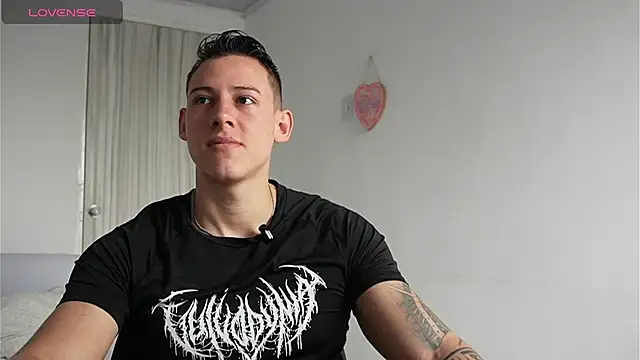 Muscle King Cum online show from April 13, 2026, 1:59 pm