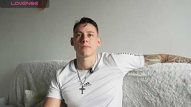 Snapshot of Muscle_King_Cum chatting on July 23, 2026, 1:41 pm Muscle King Cum online show from July 23, 2026, 1:41 pm