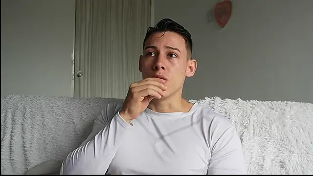 Snapshot of Muscle_King_Cum chatting on June 15, 2026, 4:39 pm Muscle King Cum online show from June 15, 2026, 4:39 pm