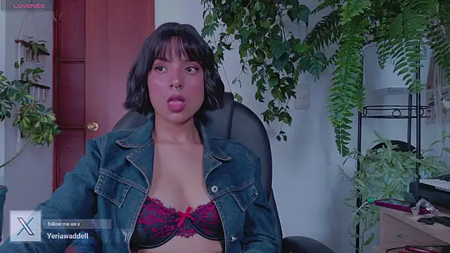 Snapshot of Yeriawaddell_ chatting on March 3, 2026, 9:33 pm Yeriawaddell online show from March 3, 2026, 9:33 pm