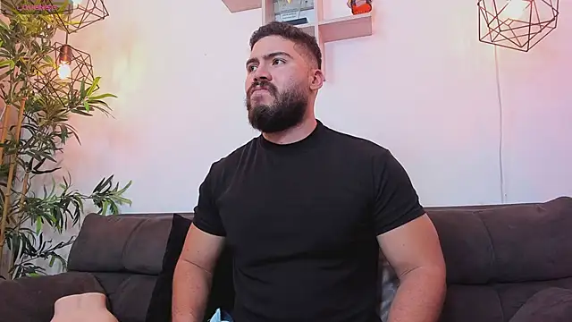 Snapshot of SebastianVilla_ chatting on May 12, 2026, 8:15 pm SebastianVilla online show from May 12, 2026, 8:15 pm