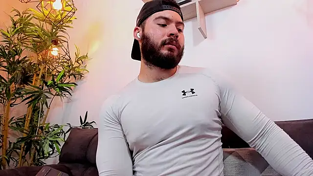 Snapshot of SebastianVilla_ chatting on July 10, 2026, 10:10 pm SebastianVilla online show from July 10, 2026, 10:10 pm