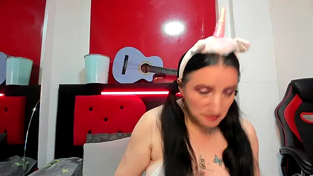 Andrefoxx  online show from November 14, 2025, 4:05 am