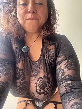 MrsFoucher online show from December 4, 2025, 12:59 pm