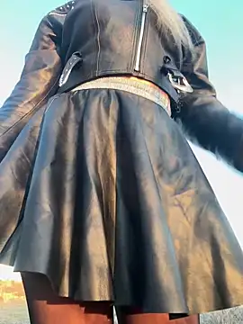 Snapshot of Marina- chatting on March 9, 2026, 3:48 pm Marina- online show from March 9, 2026, 3:48 pm