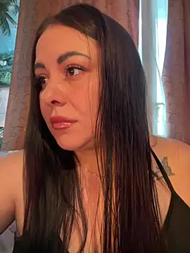 Snapshot of DaisyStreet chatting on July 22, 2026, 12:18 pm DaisyStreet online show from July 22, 2026, 12:18 pm