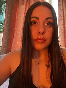 Snapshot of DaisyStreet chatting on July 21, 2026, 11:22 am DaisyStreet online show from July 21, 2026, 11:22 am