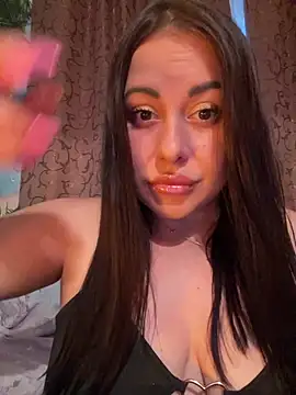 Snapshot of DaisyStreet chatting on July 17, 2026, 5:54 pm DaisyStreet online show from July 17, 2026, 5:54 pm