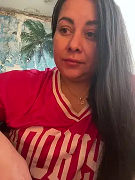 DaisyStreet online show from November 5, 2025, 10:07 am