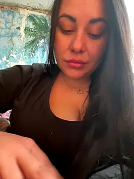 DaisyStreet online show from November 7, 2025, 9:47 am