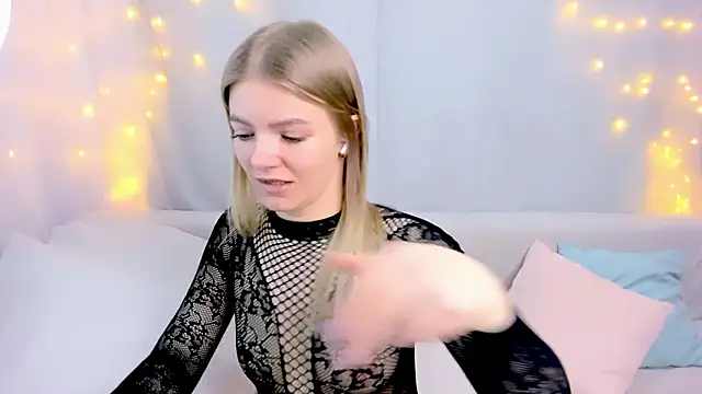 Lily Daviss online show from February 3, 2026, 2:53 am