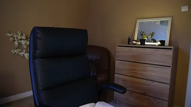 Snapshot of KaylaLaine chatting on November 22, 2025, 7:18 am KaylaLaine online show from November 22, 2025, 7:18 am