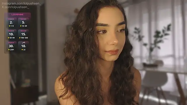 Snapshot of JulietteDee chatting on July 7, 2026, 9:40 pm JulietteDee online show from July 7, 2026, 9:40 pm