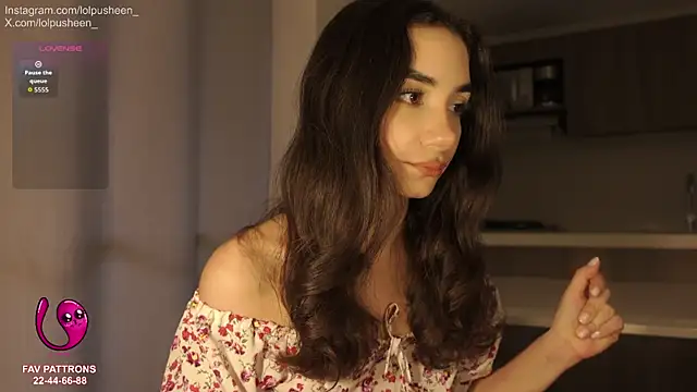 Snapshot of JulietteDee chatting on May 18, 2026, 10:25 pm JulietteDee online show from May 18, 2026, 10:25 pm