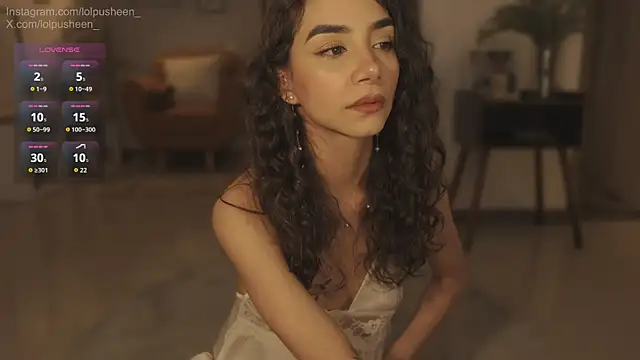 Snapshot of JulietteDee chatting on July 1, 2026, 9:37 pm JulietteDee online show from July 1, 2026, 9:37 pm