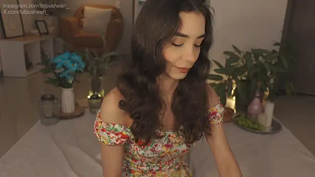 Snapshot of JulietteDee chatting on July 10, 2026, 9:37 pm JulietteDee online show from July 10, 2026, 9:37 pm