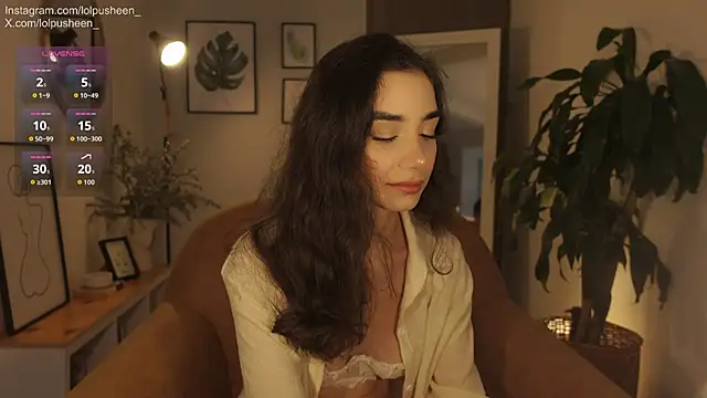 Snapshot of JulietteDee chatting on May 11, 2026, 9:34 pm JulietteDee online show from May 11, 2026, 9:34 pm