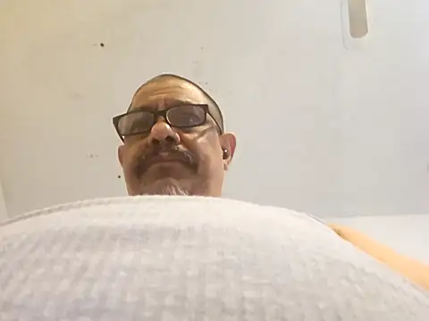 Snapshot of anyway2cum chatting on January 17, 2025, 6:47 am anyway2cum online show from January 17, 2025, 6:47 am