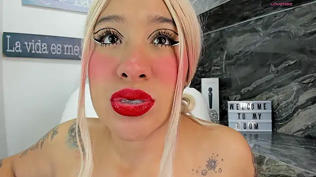 miss danika online show from November 15, 2025, 11:03 am