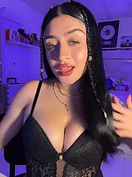 Snapshot of lucianaroy chatting on April 9, 2026, 3:08 am lucianaroy online show from April 9, 2026, 3:08 am