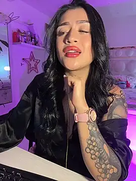 lucianaroy online show from March 21, 2026, 3:19 am