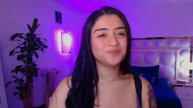 Snapshot of lucianaroy chatting on October 10, 2025, 8:31 pm lucianaroy online show from October 10, 2025, 8:31 pm