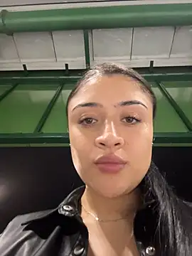 Snapshot of lucianaroy chatting on October 21, 2025, 1:16 am lucianaroy online show from October 21, 2025, 1:16 am