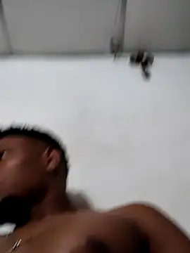 Snapshot of hugo3918_ chatting on October 20, 2025, 2:50 pm hugo3918 online show from October 20, 2025, 2:50 pm