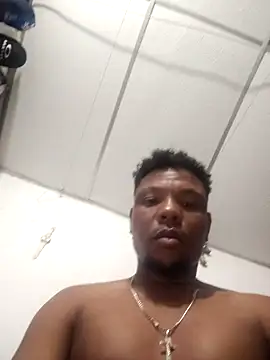 Snapshot of hugo3918_ chatting on November 1, 2025, 12:32 pm hugo3918 online show from November 1, 2025, 12:32 pm