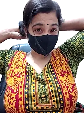 Snapshot of Ritusri_Dotta chatting on November 5, 2025, 4:32 pm Ritusri Dotta online show from November 5, 2025, 4:32 pm