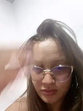 Snapshot of lucyy06 chatting on May 29, 2026, 3:12 am lucyy06 online show from May 29, 2026, 3:12 am