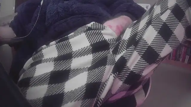 J0lteon  online show from February 22, 2025, 12:05 am