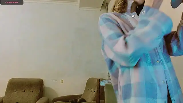 Snapshot of RosaJil chatting on February 25, 2025, 3:20 pm RosaJil online show from February 25, 2025, 3:20 pm