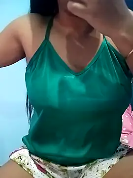 Snapshot of Gulabo-jaan chatting on April 30, 2026, 8:57 pm Gulabo-jaan online show from April 30, 2026, 8:57 pm