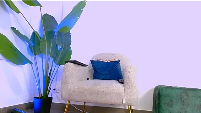 Sara ow online show from May 7, 2026, 7:28 pm