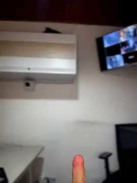 Snapshot of MarianaBenz chatting on April 21, 2026, 2:51 am MarianaBenz online show from April 21, 2026, 2:51 am
