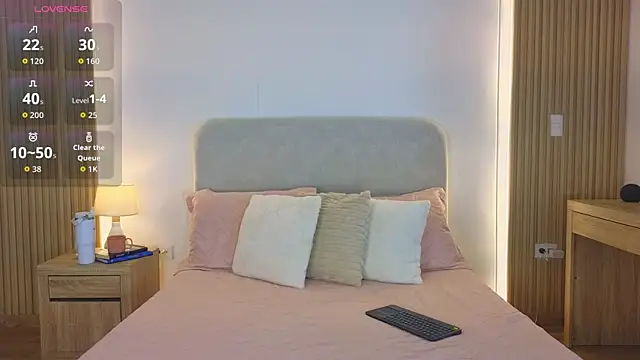 Snapshot of KristennBlue chatting on June 6, 2026, 5:18 pm KristennBlue online show from June 6, 2026, 5:18 pm