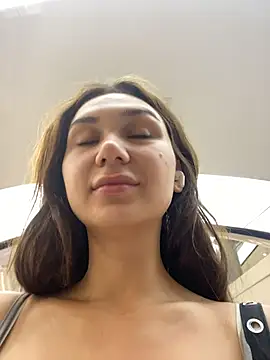 Snapshot of QuitieLia chatting on July 12, 2026, 7:20 am QuitieLia online show from July 12, 2026, 7:20 am