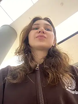 QuitieLia online show from March 15, 2026, 8:21 am