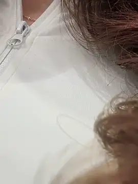 Snapshot of QuitieLia chatting on October 15, 2025, 8:22 am QuitieLia online show from October 15, 2025, 8:22 am