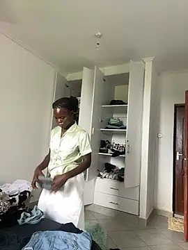 petiteebony 81 online show from March 19, 2026, 6:35 am